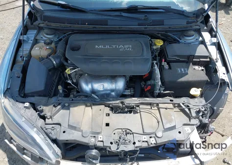 2015 Chrysler 200 Limited z USA, uszkodzony, nr VIN 1C3CCCAB5FN712574